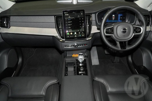 2025 MY26 Volvo XC90 L Series Ultra B5 Dark SUV Image 9