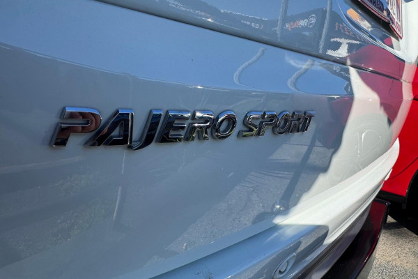 2017 Mitsubishi Pajero Sport QE Exceed SUV Image 23