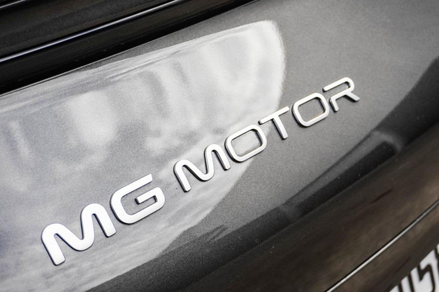 2025 MG IM5 P12L Performance Hatch Image 17