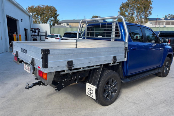 2024 Toyota HiLux GUN126R SR 48V Cab Chassis Image 3