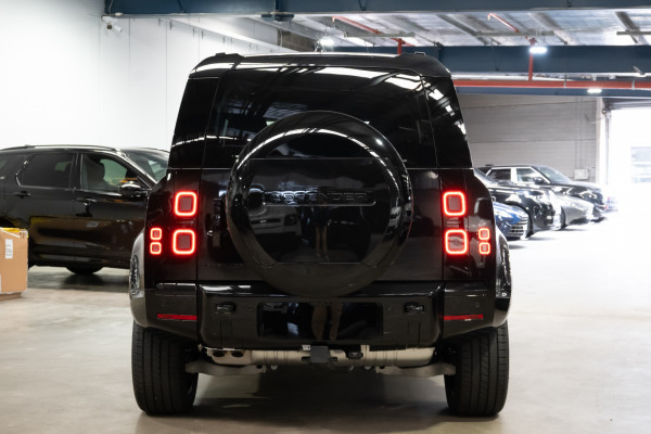 2026 Land Rover Defender L663 110 D350 X-Dynamic HSE SUV image 5