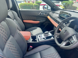2024 Mitsubishi Outlander ZM Exceed Tourer SUV image 11