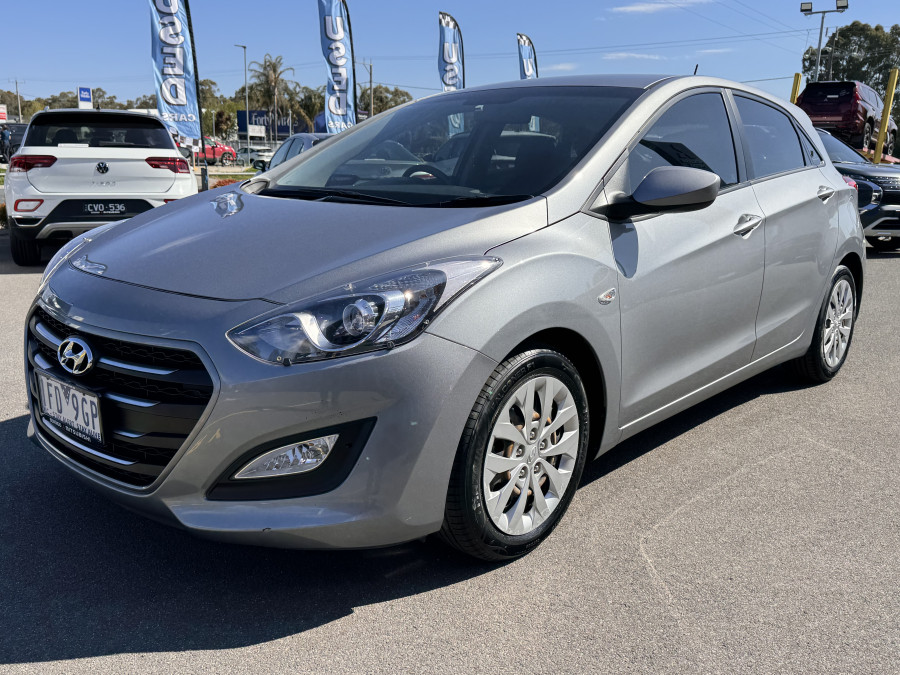 2015 Hyundai i30 GD2 Active Hatch Image 1