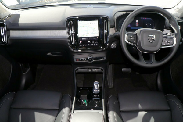 2026 Volvo XC40 XZ Ultra B4 Dark SUV Image 6