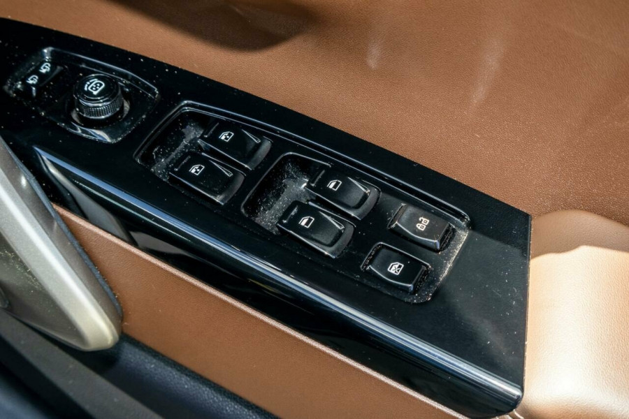 2023 Mahindra Scorpio  Z8L SUV Image 11