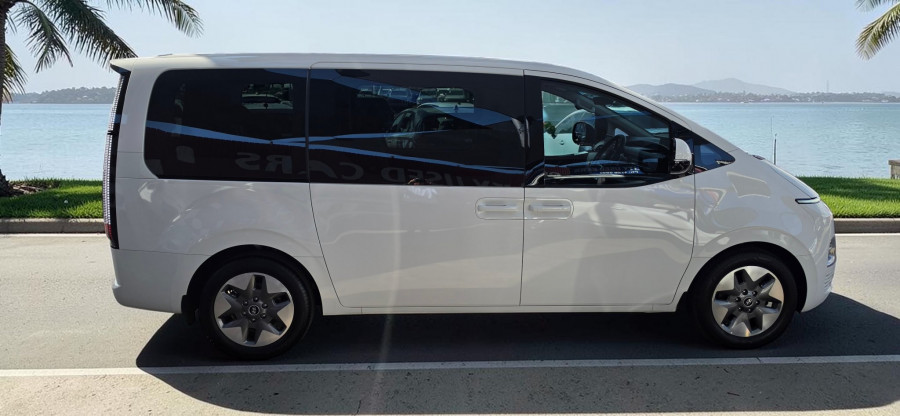 2025 Hyundai Staria US4.V3 SUV Image 8