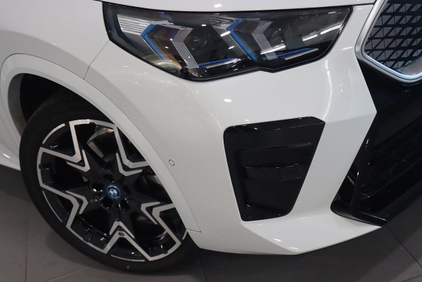 2024 BMW iX2 U10 xDrive30 M Sport SUV image 2