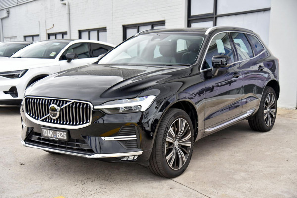 2023 Volvo XC60  Ultimate B5 Bright SUV Image 4