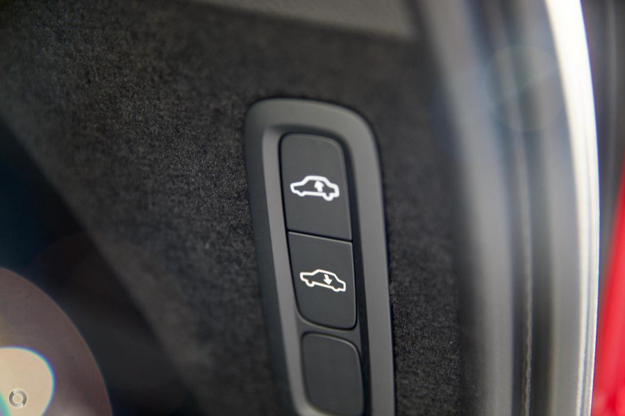 2024 Volvo XC90 L Series Recharge Ultimate T8 Plug-In Hybrid SUV Image 10