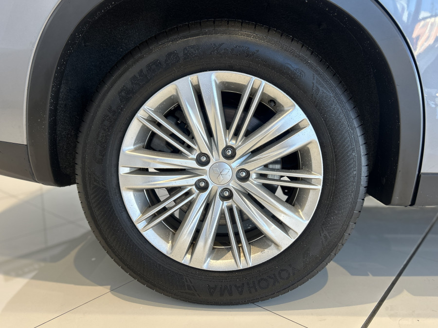 2023 Mitsubishi Outlander ZM LS SUV Image 6