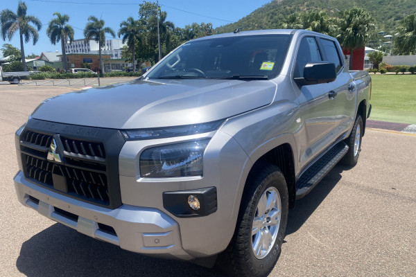 2026 Mitsubishi Triton MV GLX+ Ute Image 3