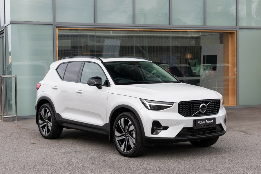 2025 MY26 Volvo XC40 XZ Ultra B4 Dark SUV Image 1