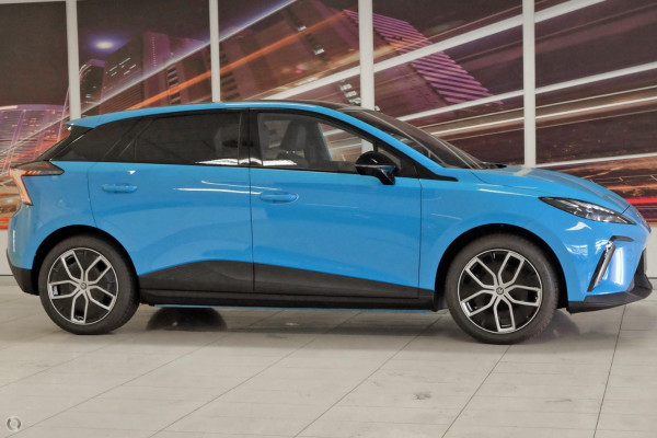2024 MG MG4 MEH32 Essence 64 Hatch Image 5
