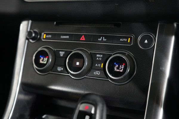 2015 Land Rover Range Rover Sport SDV6 HSE Dynamic SUV Image 18
