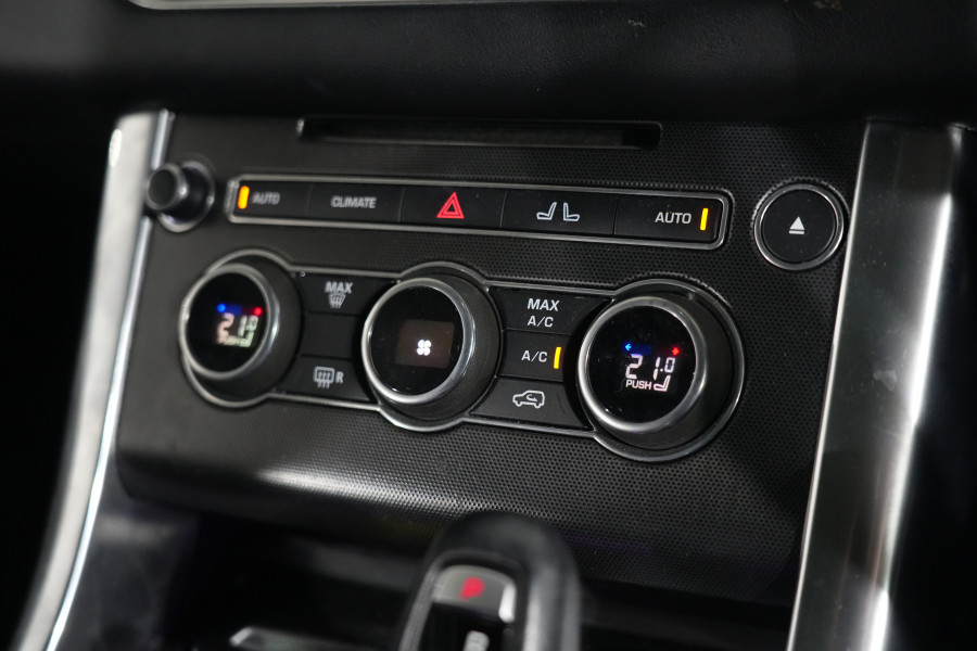 2015 Land Rover Range Rover Sport SDV6 HSE Dynamic SUV Image 18
