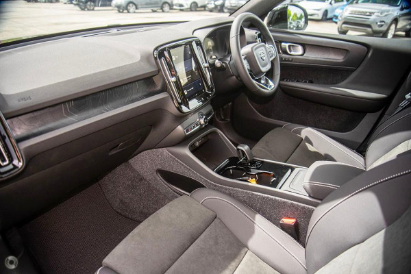 2024 MY25 Volvo EX40 No Series Black Edition SUV Image 6