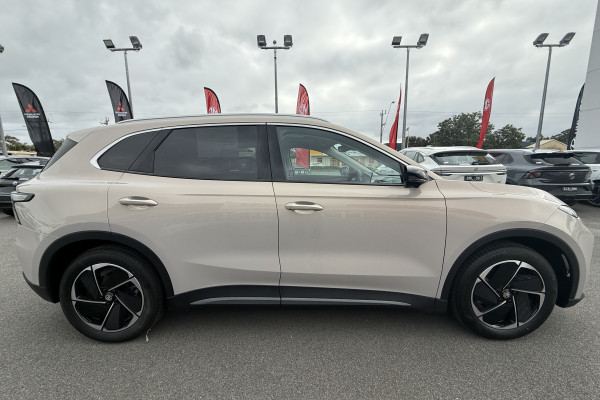 2025 MG MGS5 EV ZS3EM Essence 49 SUV Image 2