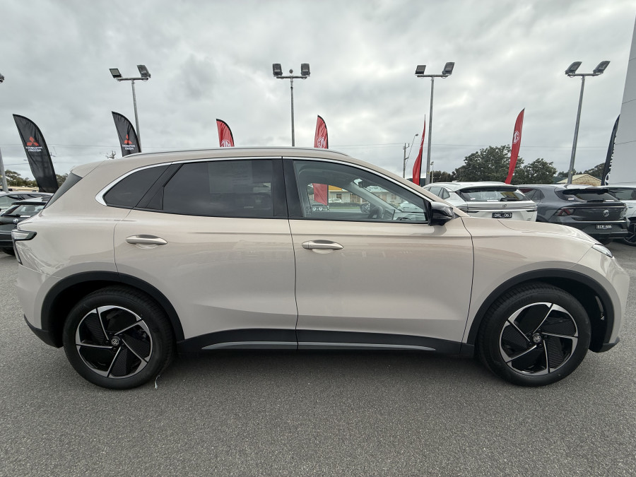 2025 MG MGS5 EV ZS3EM Essence 49 SUV Image 2