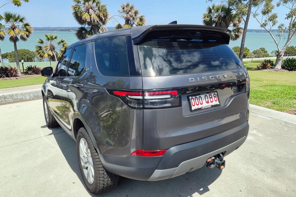 2017 Land Rover Discovery Series 5 SE SUV Image 5
