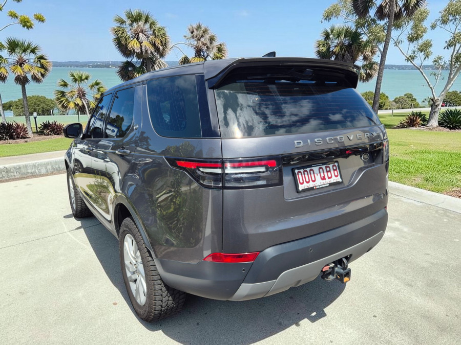 2017 Land Rover Discovery Series 5 SE SUV Image 5