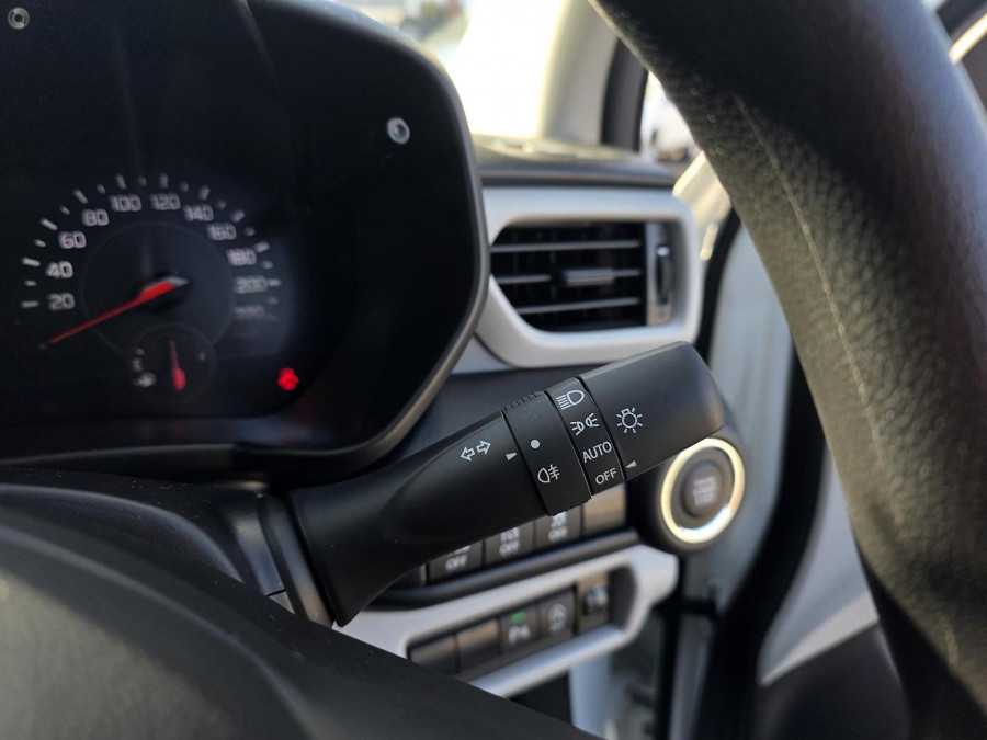 2025 Suzuki Swift UZ Hybrid Hatch Image 16