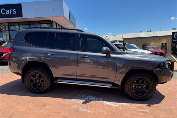 2022 Toyota LandCruiser FJA300R GXL SUV Image 3