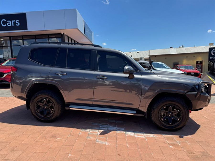 2022 Toyota LandCruiser FJA300R GXL SUV Image 3
