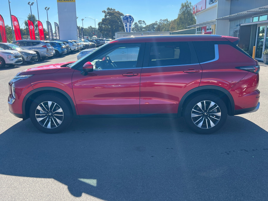 2025 Mitsubishi Outlander ZM LS SUV Image 9