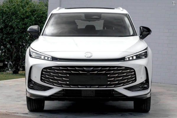 2025 MG HS AS33 Essence Hybrid+ SUV Image 2