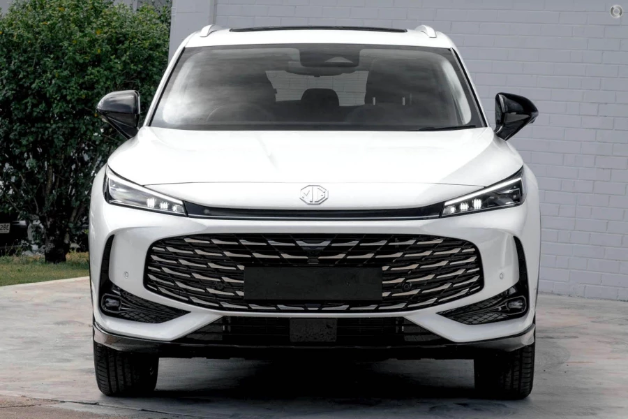 2025 MG HS AS33 Essence Hybrid+ SUV Image 2