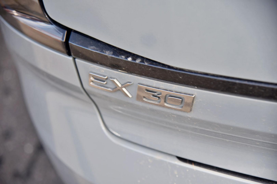 2025 Volvo EX30  Twin Motor Performance Ultra SUV Image 17