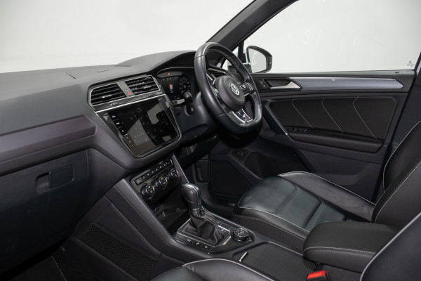 2018 Volkswagen Tiguan 5N R-Line SUV Image 15