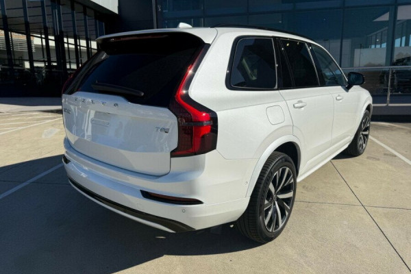 2026 Volvo XC90 L Series Plus T8 Plug-in Hybrid Dark SUV Image 4