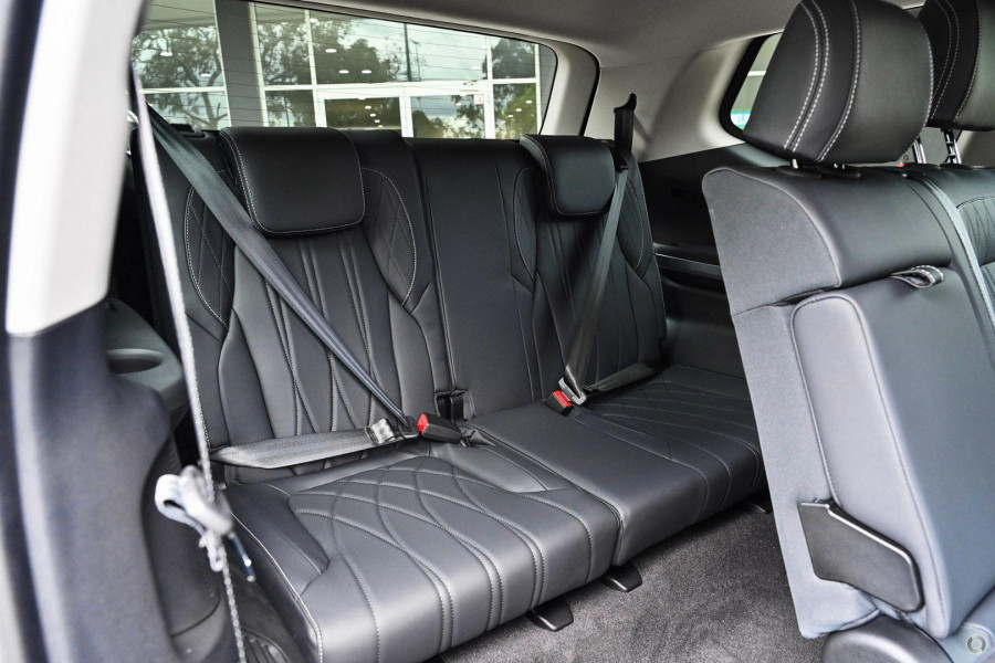 2025 LDV D90 SV9A Executive SUV Image 7