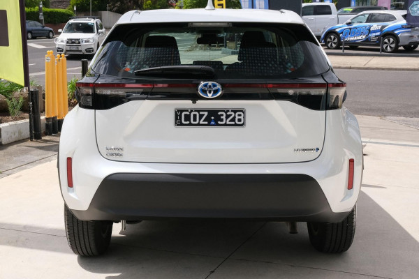 2023 Toyota Yaris Cross MXPB10R GX SUV Image 4