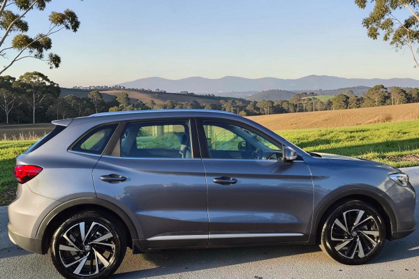 2025 MY25.5 MG ZS ZS32 Essence Hybrid+ SUV Image 8