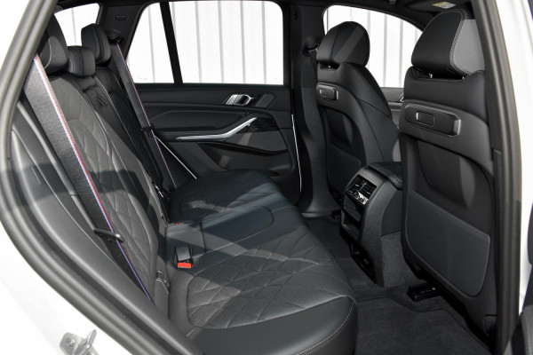 2025 BMW X5 G05 LCI xDrive40i M Sport SUV image 5