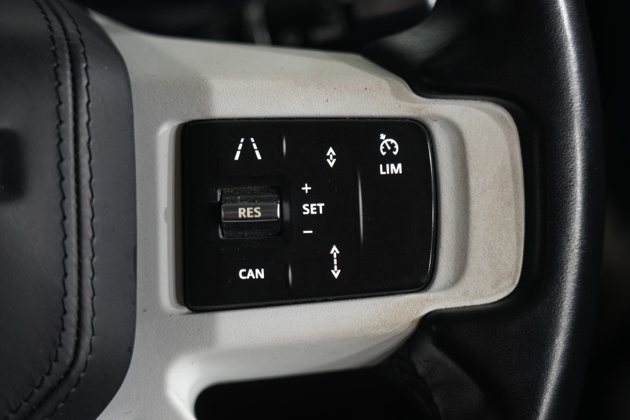 2021 Land Rover Defender L663 110 D300 SE SUV Image 25