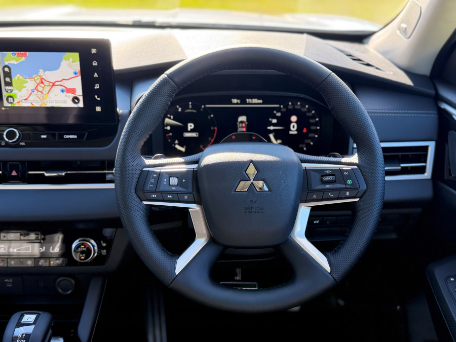 2025 Mitsubishi Outlander ZM Exceed SUV Image 13