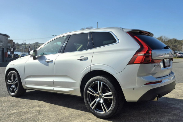 2020 MY21 Volvo XC60 UZ D4 Momentum SUV Image 3