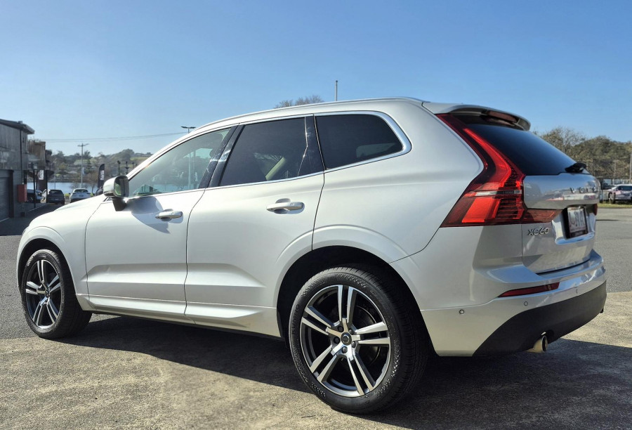 2020 MY21 Volvo XC60 UZ D4 Momentum SUV Image 3