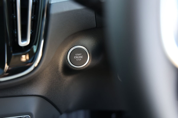2026 Volvo XC40 XZ Ultra B4 Dark SUV Image 22