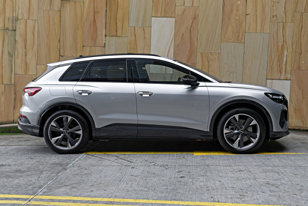 2025 MY24 Audi Q4 e-tron F4 45 SUV image 3