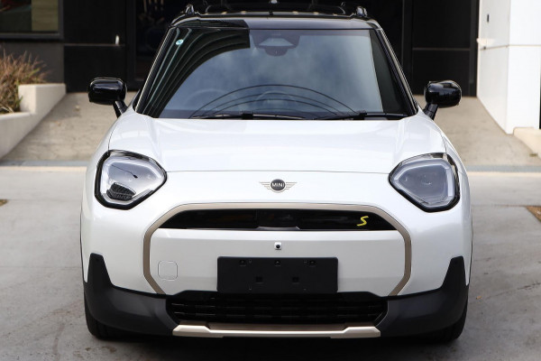 2026 MINI Aceman J05 SE Favoured Hatch image 2