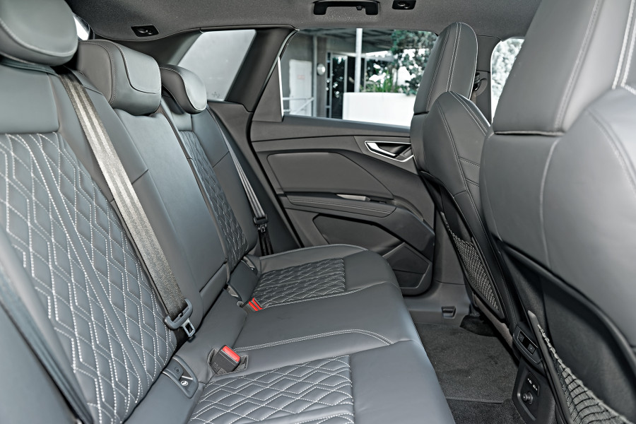 2025 MY24 Audi Q4 e-tron F4 55 SUV