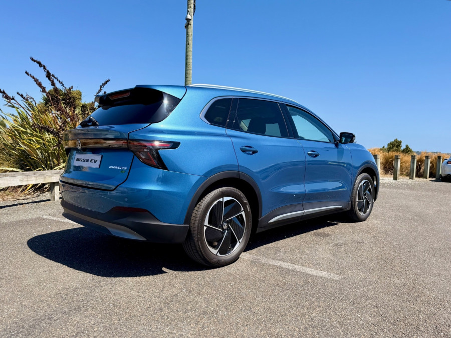 2026 MY25 MG MGS5 EV ZS3EM Essence 62 SUV Image 3