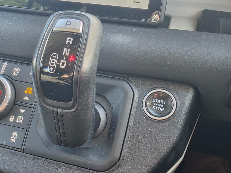 2020 MY21 Land Rover Defender L663 110 D300 SE SUV Image 22