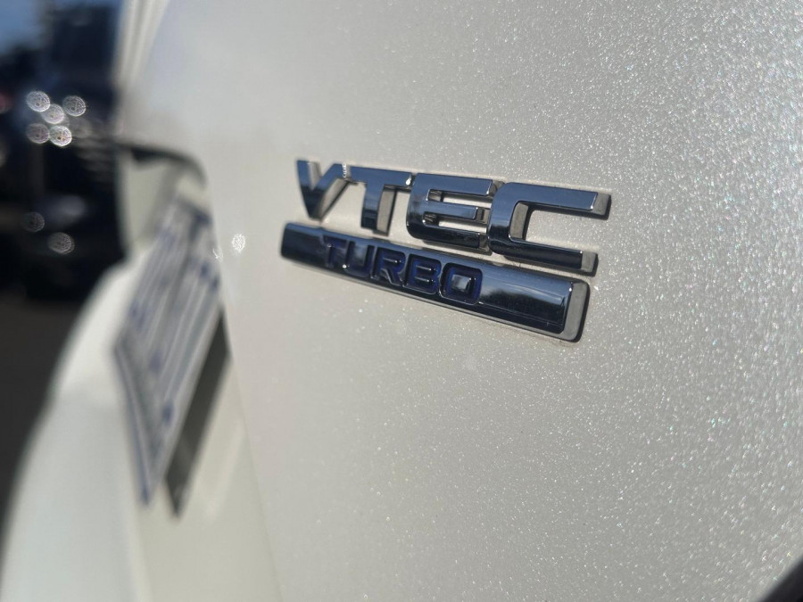2016 Honda Civic 10th Gen VTi-L Sedan Image 9