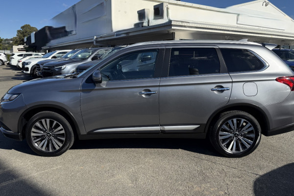 2021 Mitsubishi Outlander ZL Exceed SUV Image 7
