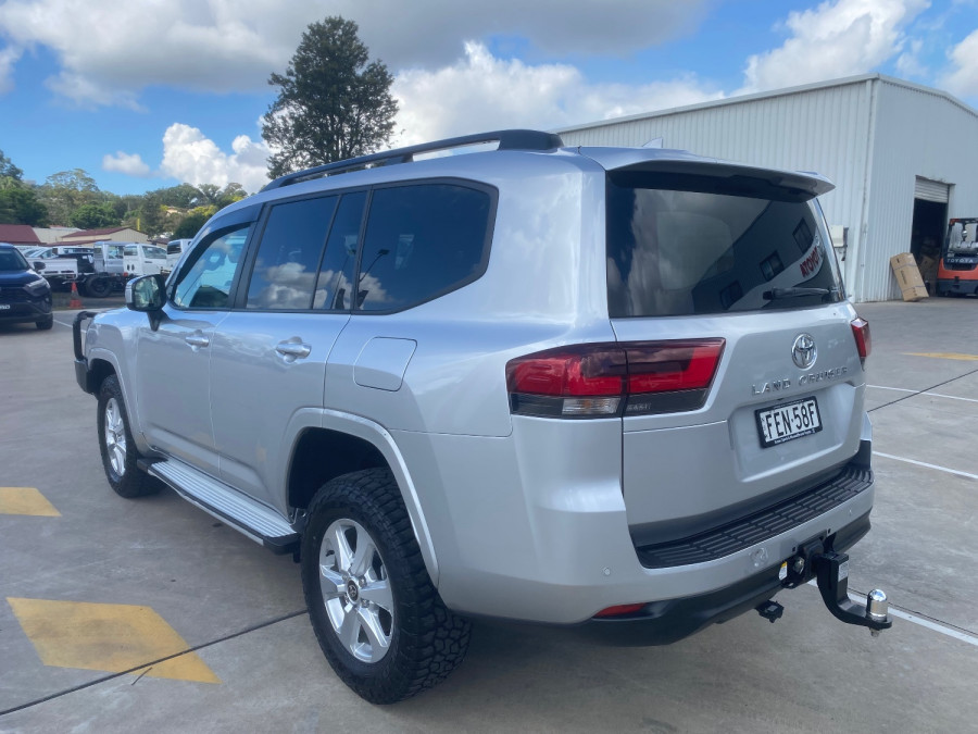 2023 Toyota LandCruiser FJA300R GXL SUV Image 5